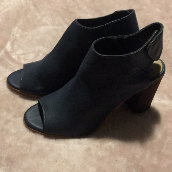 Heels - Picture 2 of 5